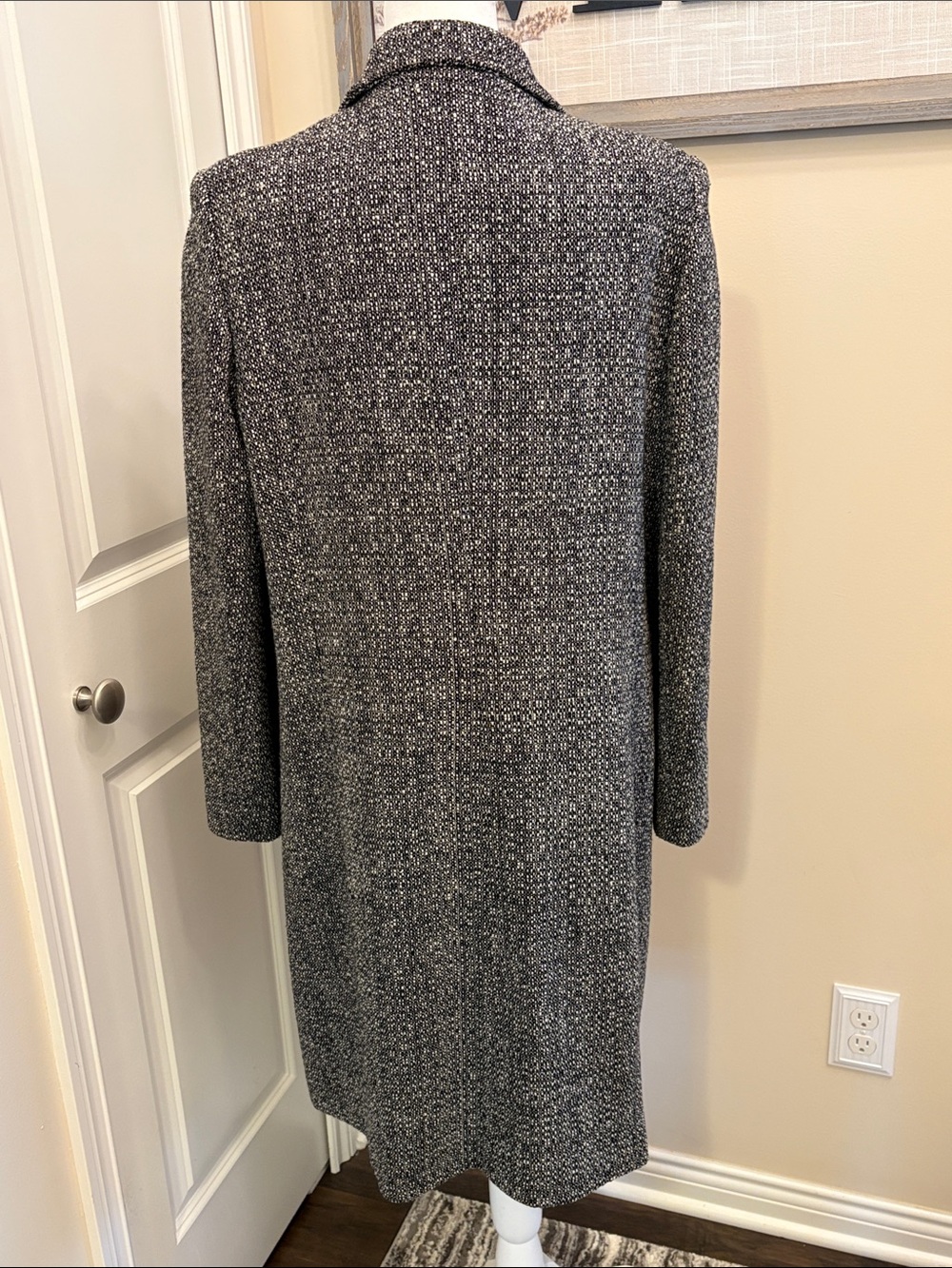 Apostrophe Mid-Length Tweed Coat - Tailored Button-Front 16 - Picture 5 of 16